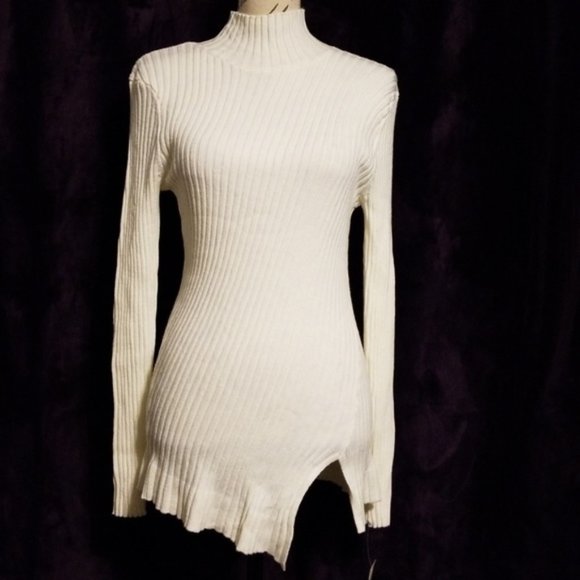 INC International Concepts Sweaters - NWT INC cream mock ribbed turtleneck sweate